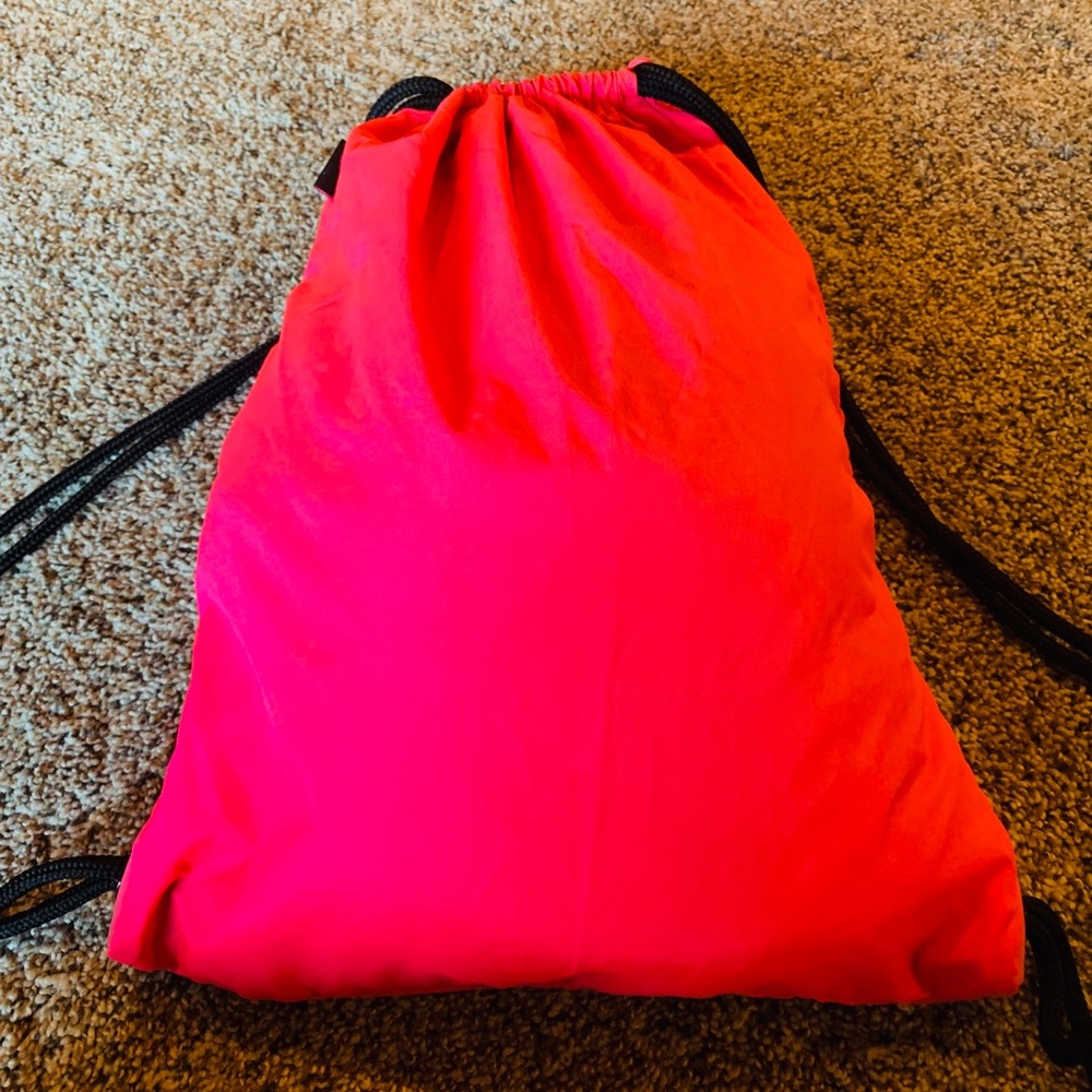 Nike hot pink drawstring backpack - Picture 2 of 3
